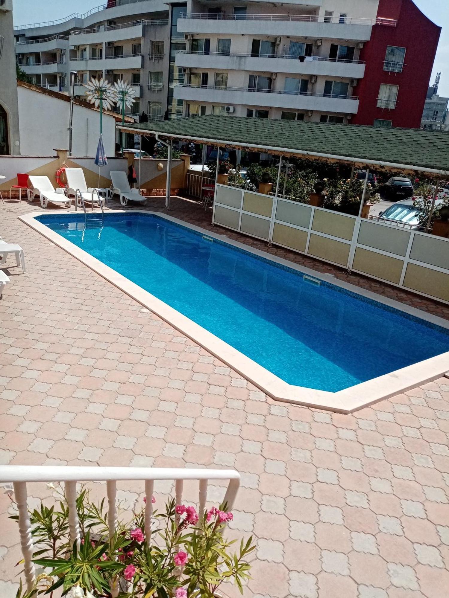 קרנבו Hotel Palace מראה חיצוני תמונה