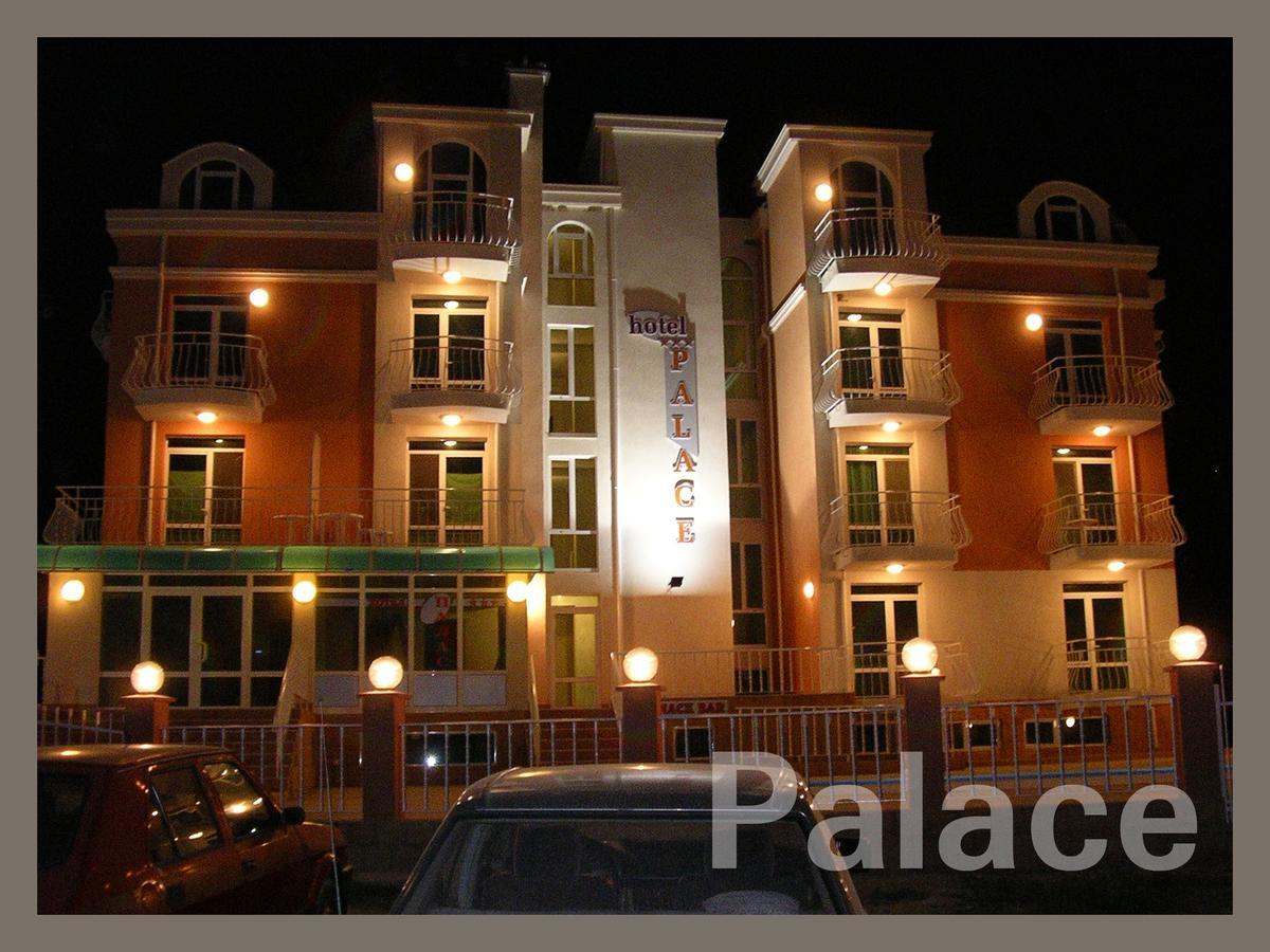 קרנבו Hotel Palace מראה חיצוני תמונה