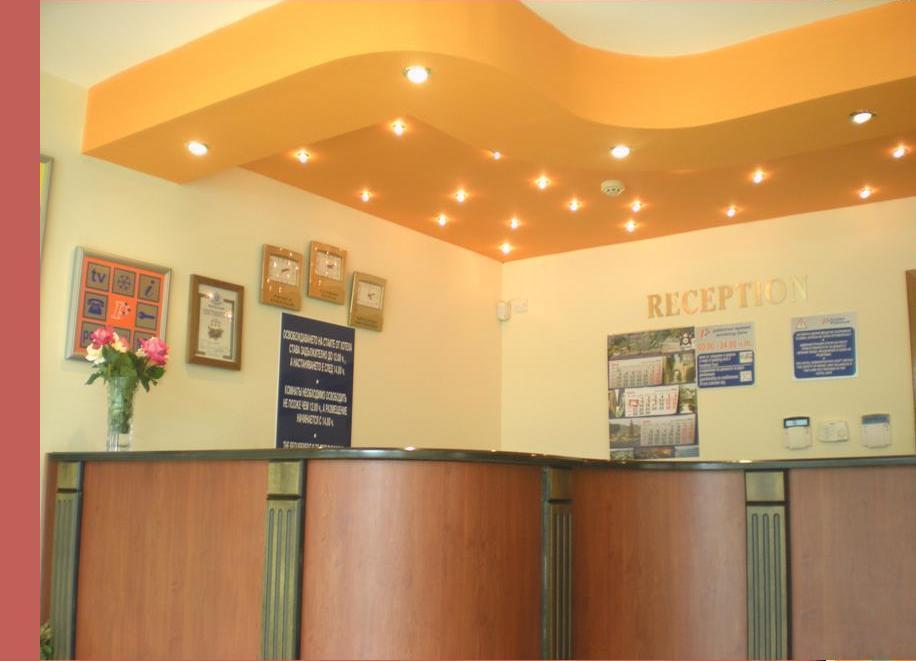 קרנבו Hotel Palace מראה חיצוני תמונה