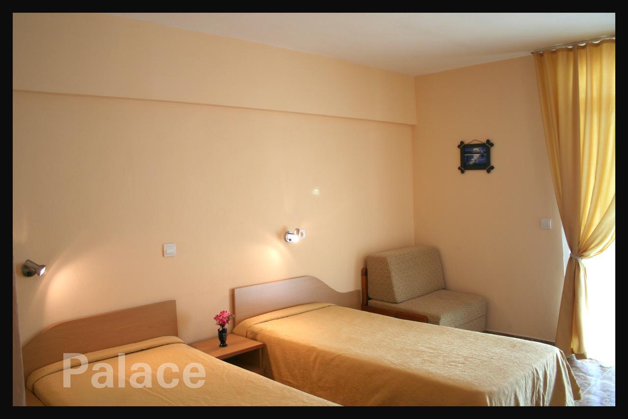 קרנבו Hotel Palace מראה חיצוני תמונה