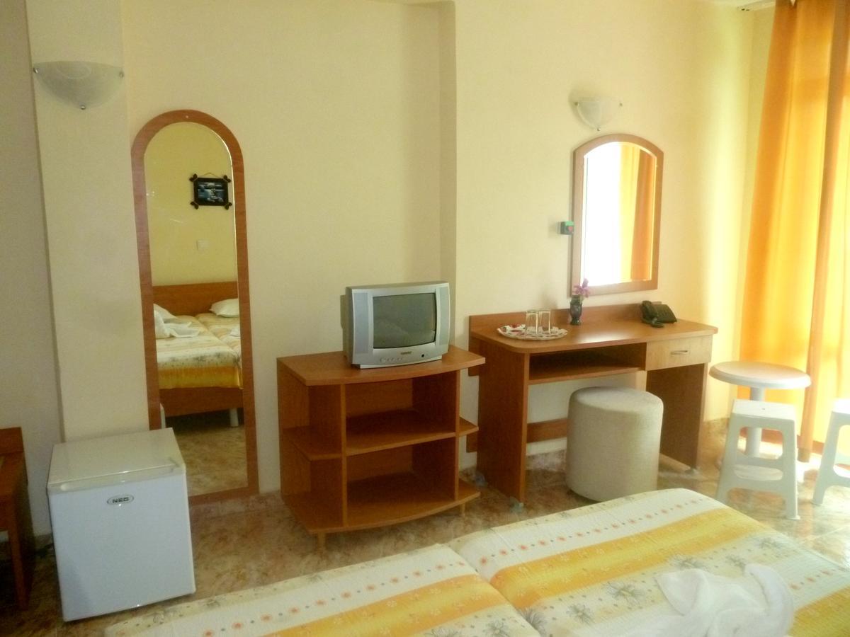 קרנבו Hotel Palace מראה חיצוני תמונה