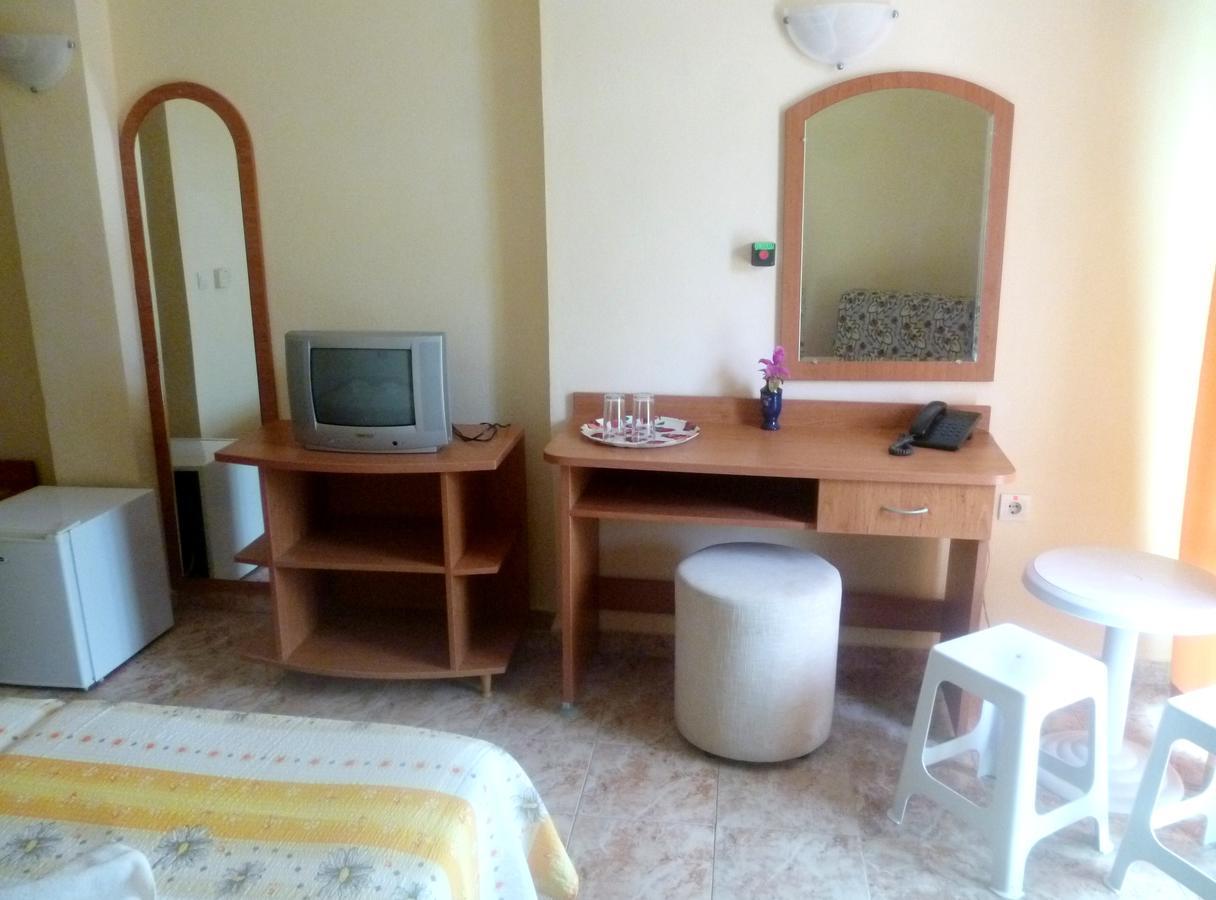 קרנבו Hotel Palace מראה חיצוני תמונה