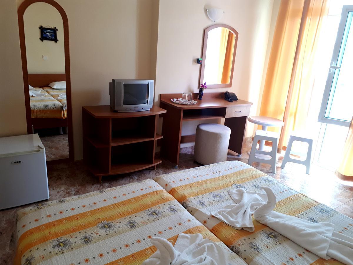 קרנבו Hotel Palace מראה חיצוני תמונה