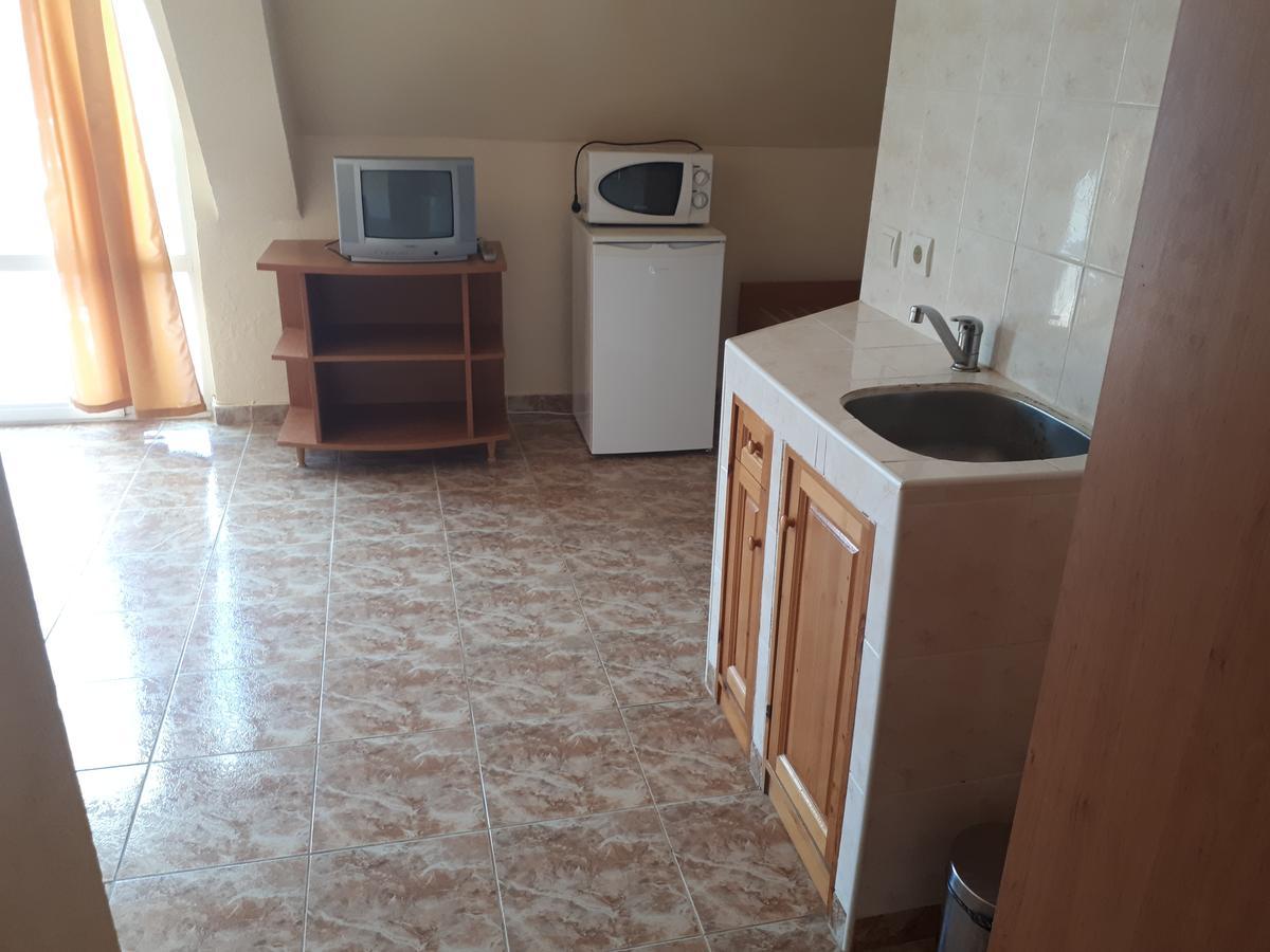 קרנבו Hotel Palace מראה חיצוני תמונה