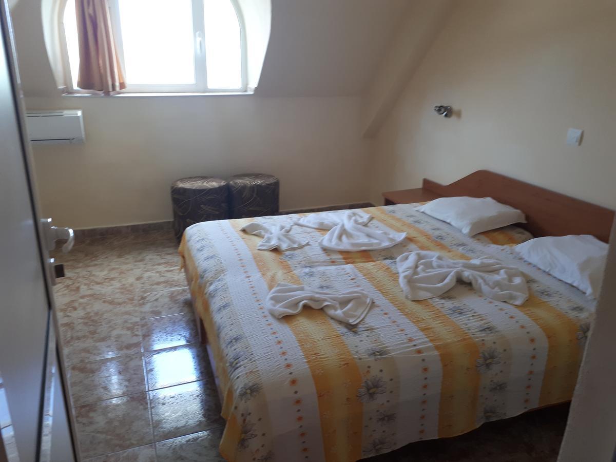 קרנבו Hotel Palace מראה חיצוני תמונה