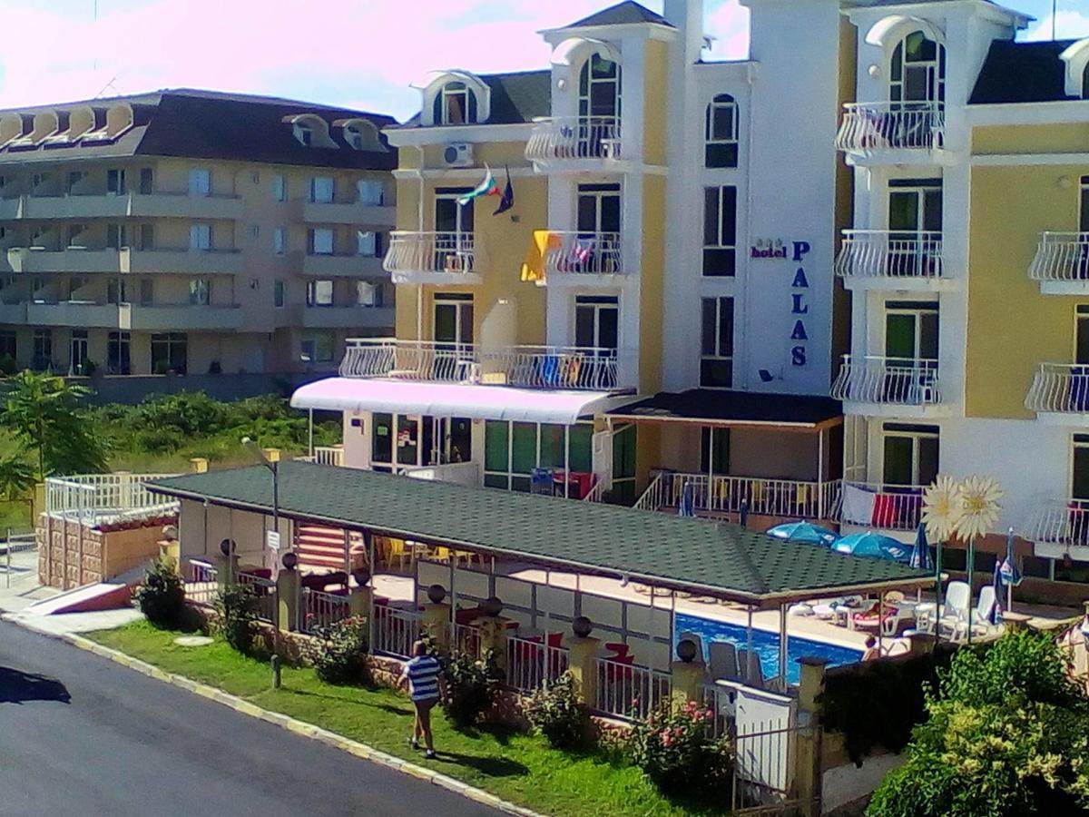 קרנבו Hotel Palace מראה חיצוני תמונה