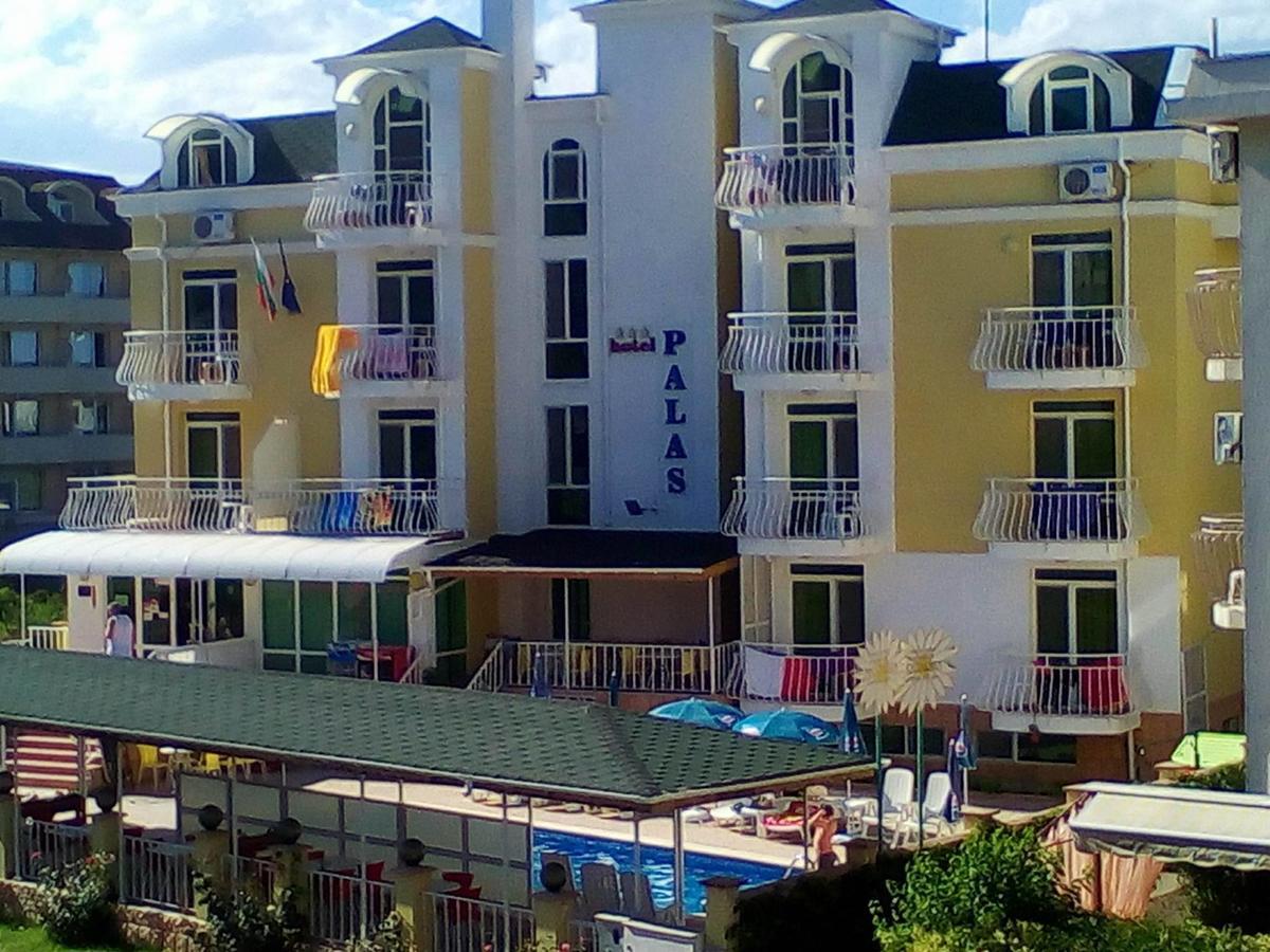 קרנבו Hotel Palace מראה חיצוני תמונה