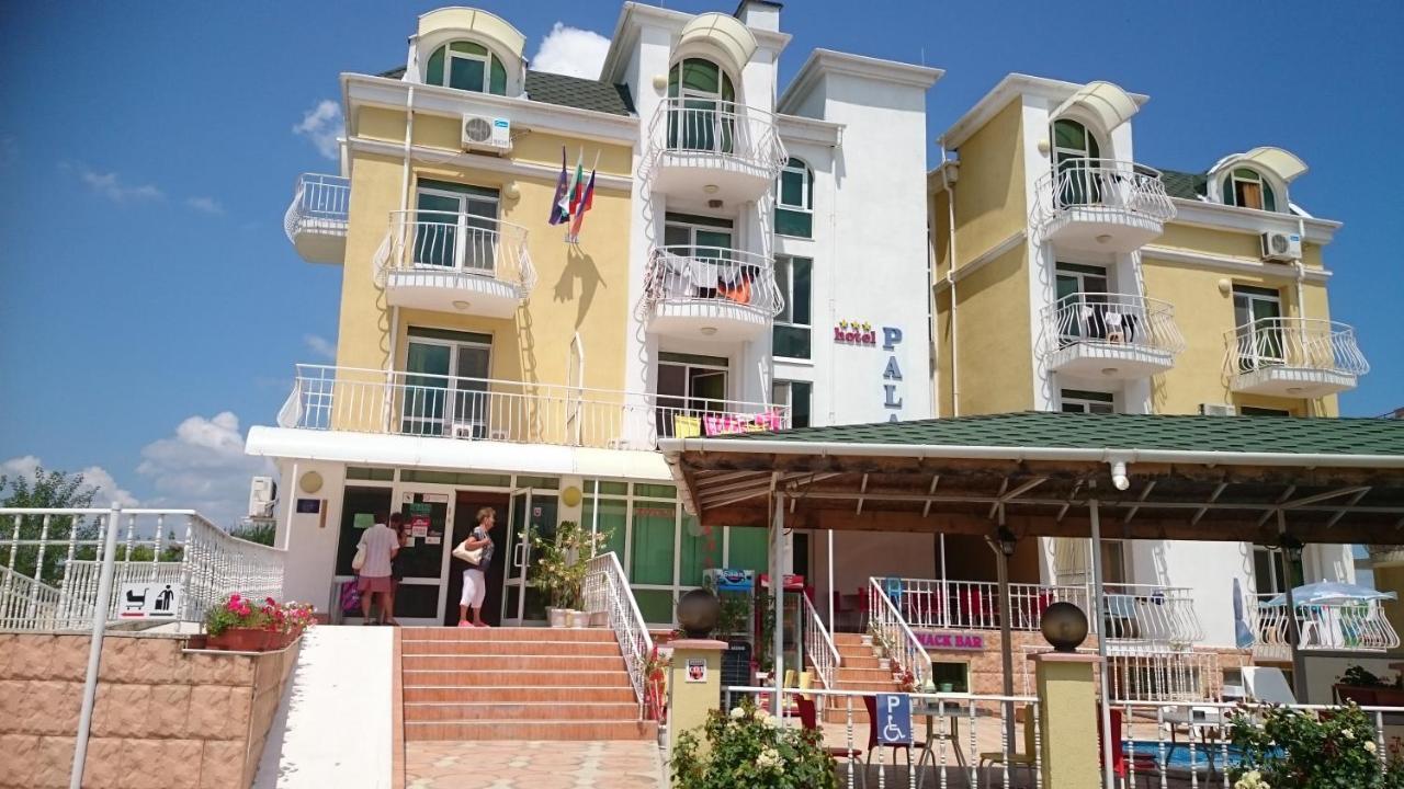 קרנבו Hotel Palace מראה חיצוני תמונה